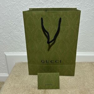 GUCCI paper bag
